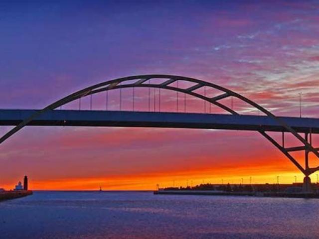 Hoan Bridge Milwaukee Kayak Tours